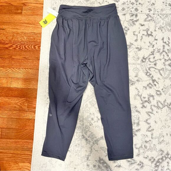 NWT All in Motion Black Loose Fit Mid-Rise Practice Pants Size Small - Picture 8 of 10